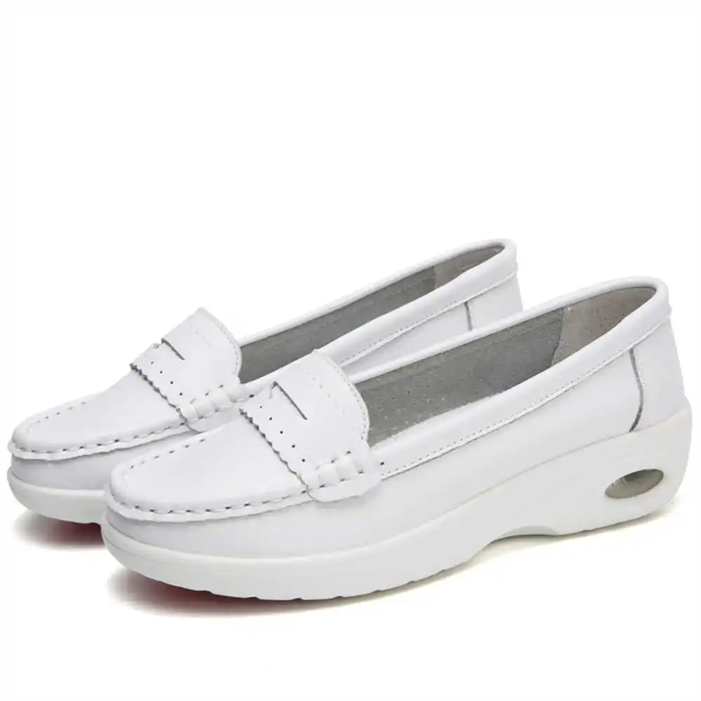Thick Sole Slipon White Traine - đánh giá và giá Classic Tech Office Number