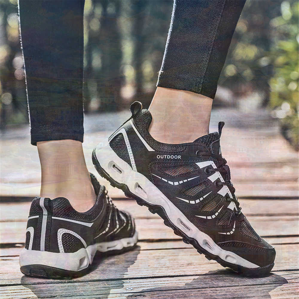 Sumer Round Tip Silver Sneaker - đánh giá và giá Classic Tech Office Number